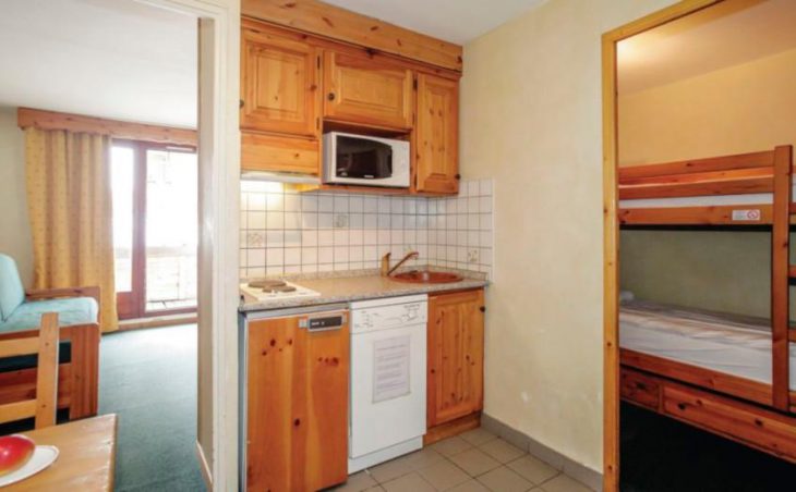 Aparthotel Alpina, Tignes, Kitchen